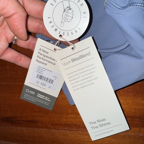 Vuori Blue Heron or Vintage Pistachio NWT Sports Bra - Picture 5 of 11